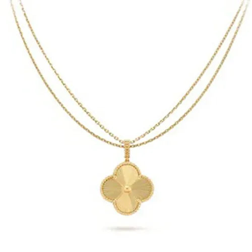 Vintage Clover Pendant Necklace Gold